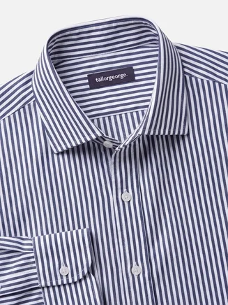 Gemakkelijk te strijken overhemd van marineblauwe twill met strepen